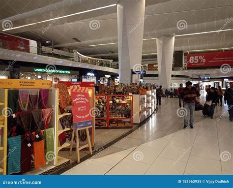 World Class Shopping Experience at Delhi Airport